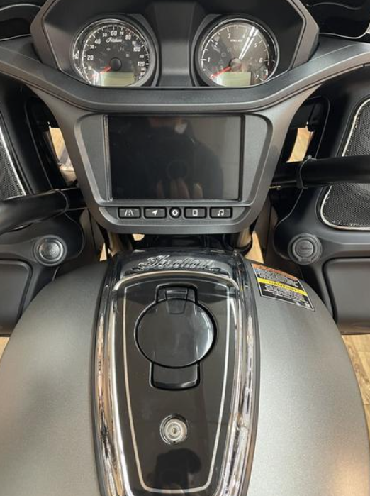 New! 2024 Indian Challenger, Store Display, Nunca Vendida.